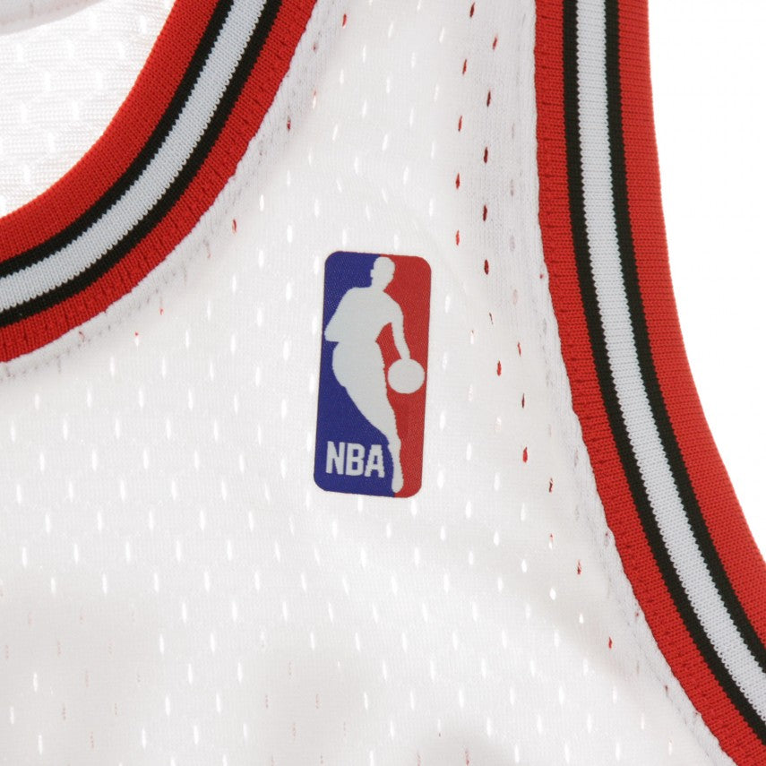 Mitchell & Ness Scottie Pippen 1997 Swingman Jersey Chicago Bulls SMJYAC18054-CBUWHIT97SPI